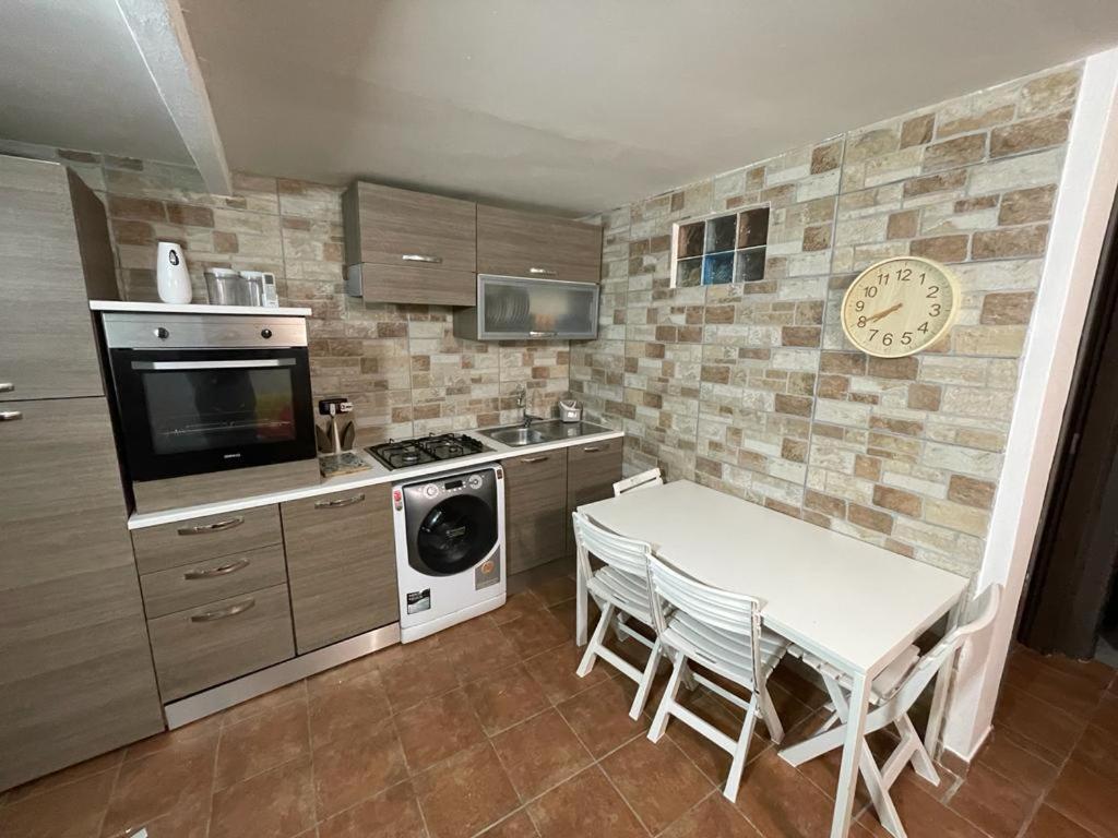 Xenia Renting Massafra Exterior foto