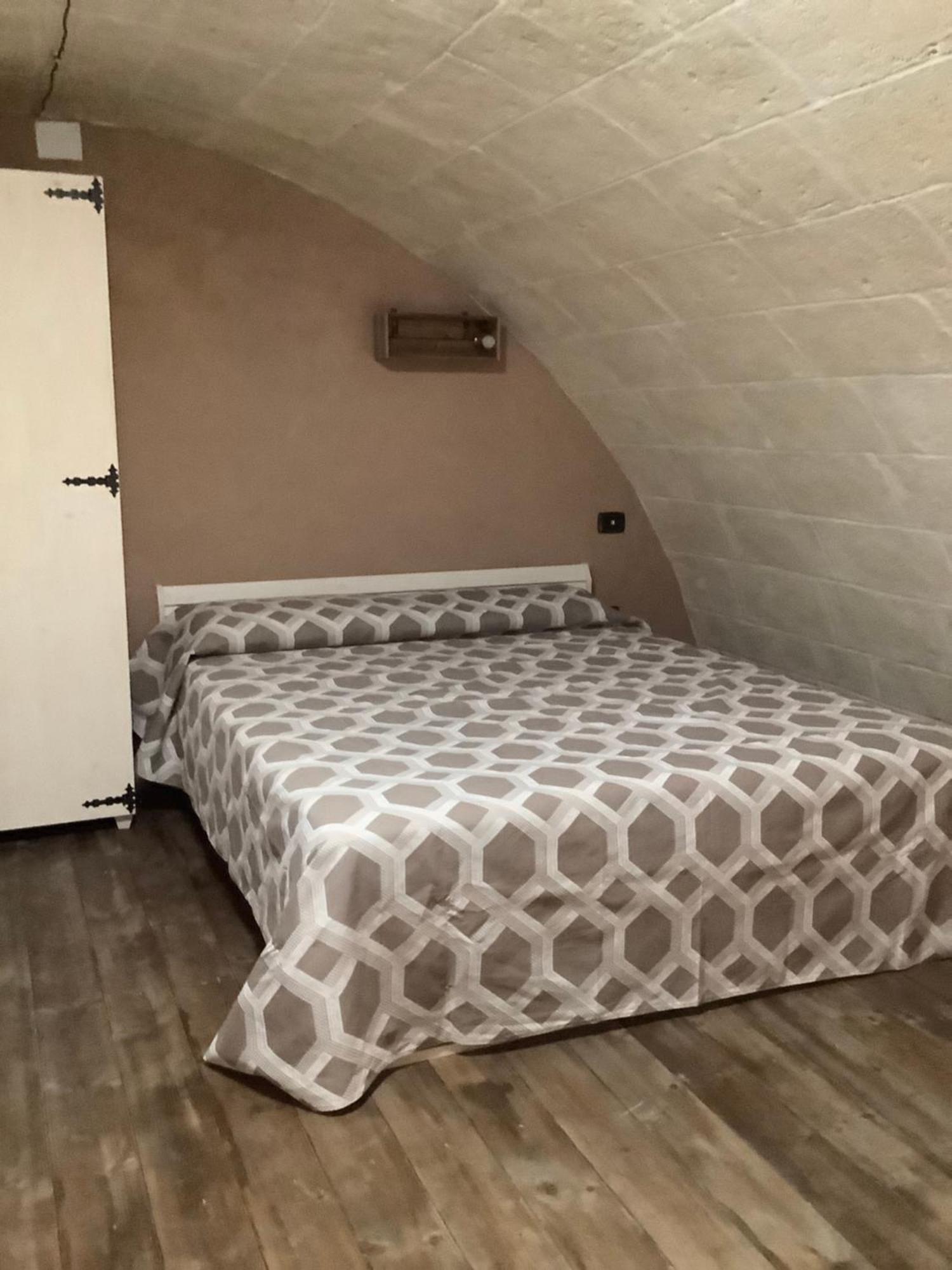 Xenia Renting Massafra Exterior foto